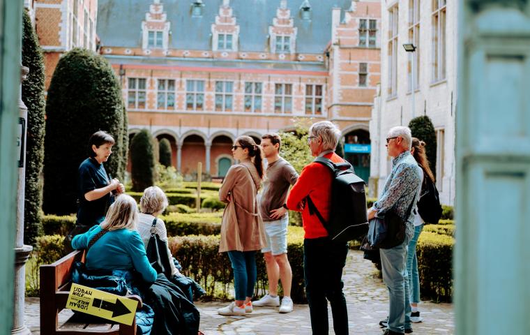 Binnentuin Paleis van Margareta van Oostenrijk met gids