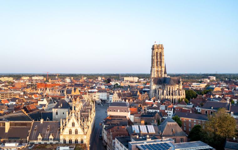 Stadsbeeld Mechelen met Sint-Romboutstoren