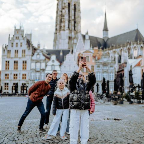 Gezin op de Grote Markt 