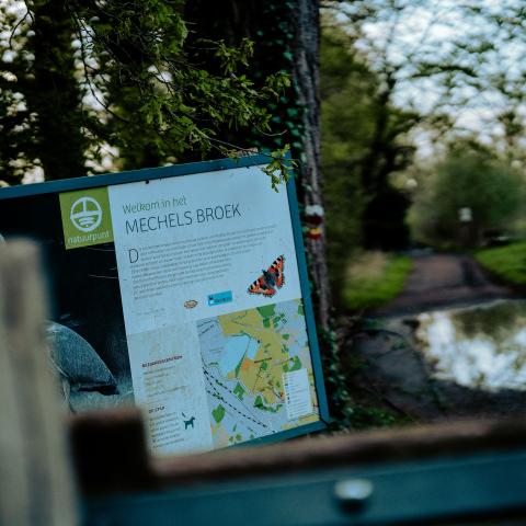 Mechels Broek met bord van Natuurpunt